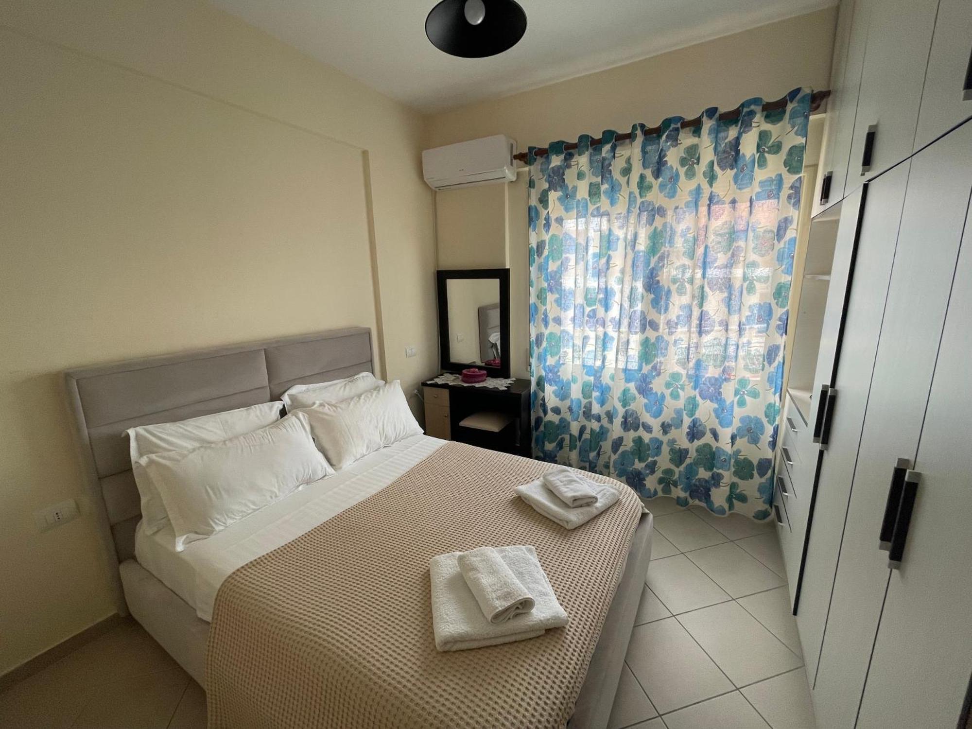 Central Apartament Himare Exterior photo