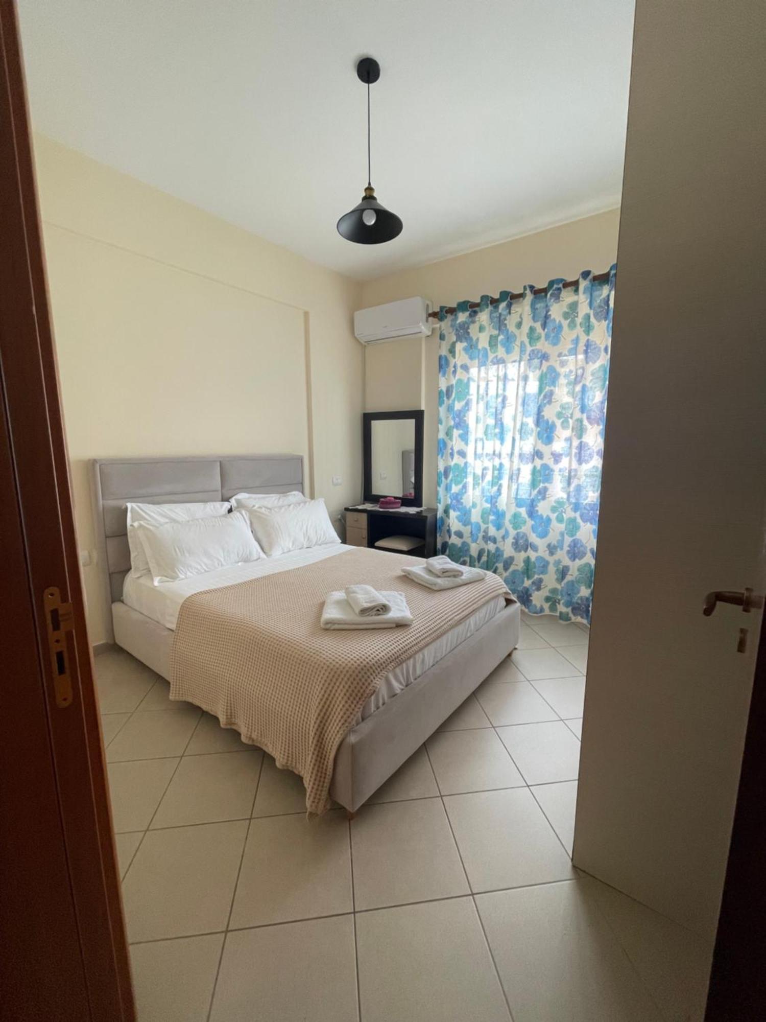 Central Apartament Himare Exterior photo